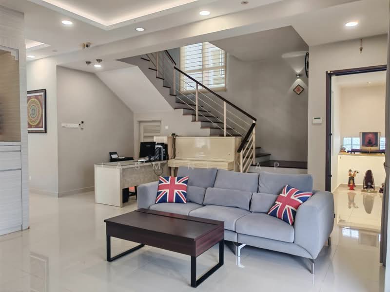 Rumah Banglo untuk Dijual di Bandar Sungai Long (Selangor) - Jasmine Yap - Living Room - PropertyGuru.com.my