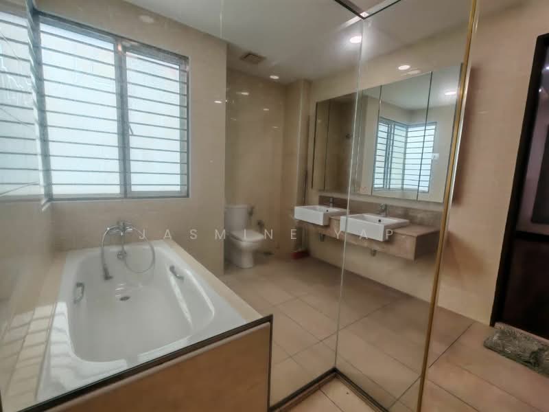 Rumah Banglo untuk Dijual di Bandar Sungai Long (Selangor) - Jasmine Yap - Bathroom - PropertyGuru.com.my
