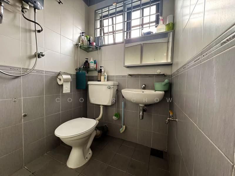 Rumah Teres 2 Tingkat untuk Dijual di Damansara Jaya (Petaling Jaya) - Cooper Chow - Bathroom - PropertyGuru.com.my