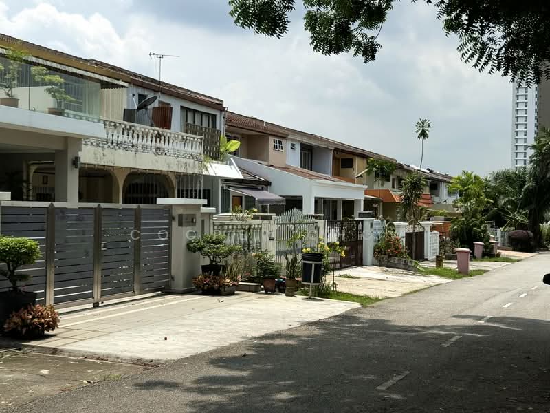 Rumah Teres 2 Tingkat untuk Dijual di Damansara Jaya (Petaling Jaya) - Cooper Chow - Exterior - PropertyGuru.com.my