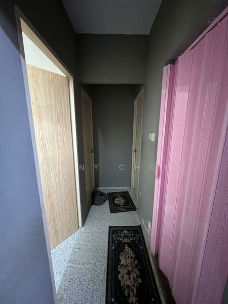 Rumah Flat untuk Dijual di Pangsapuri Sri Meranti - Kenny Chong - Corridor - PropertyGuru.com.my
