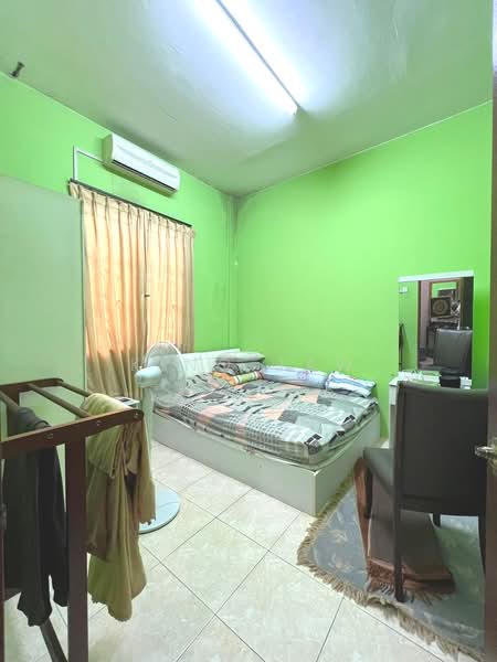 Semi-Detached House for Sale in Taman Putri Kulai (Kulai) - Kino Jaw - Bedroom - PropertyGuru.com.my