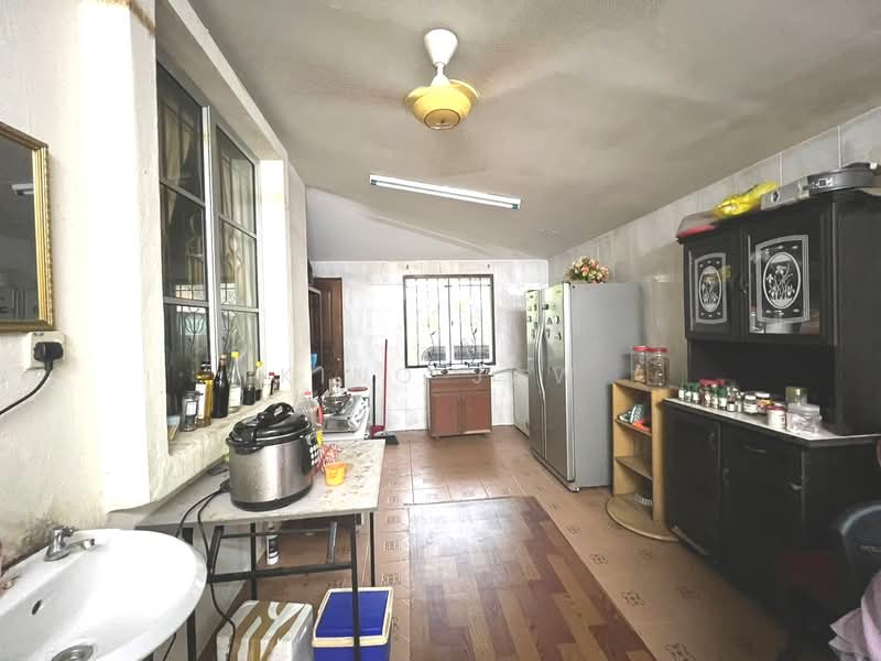 Semi-Detached House for Sale in Taman Putri Kulai (Kulai) - Kino Jaw - Kitchen - PropertyGuru.com.my