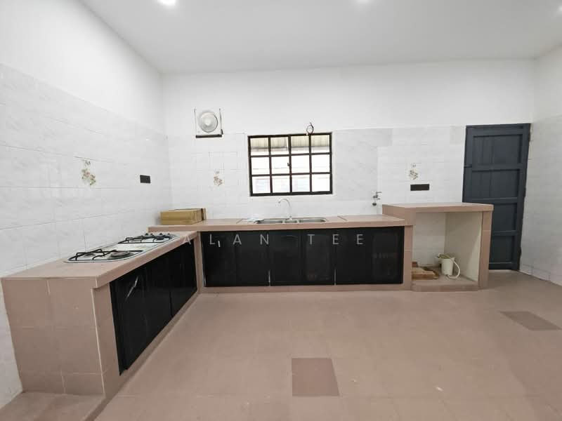 1-storey Terraced House for Sale in Sri Gading (Johor) - Alan Tee - Kitchen - PropertyGuru.com.my