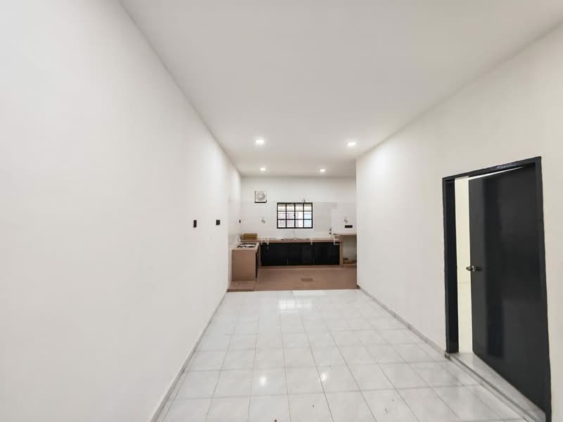 1-storey Terraced House for Sale in Sri Gading (Johor) - Alan Tee - Kitchen - PropertyGuru.com.my