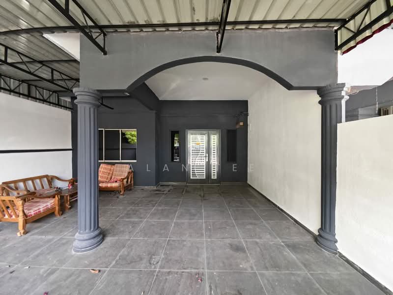 1-storey Terraced House for Sale in Sri Gading (Johor) - Alan Tee - Exterior - PropertyGuru.com.my