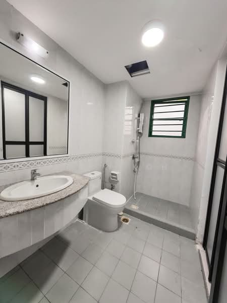 Condominium for Rent at The Straits View Condominium - Jessy Koh - Bathroom - PropertyGuru.com.my