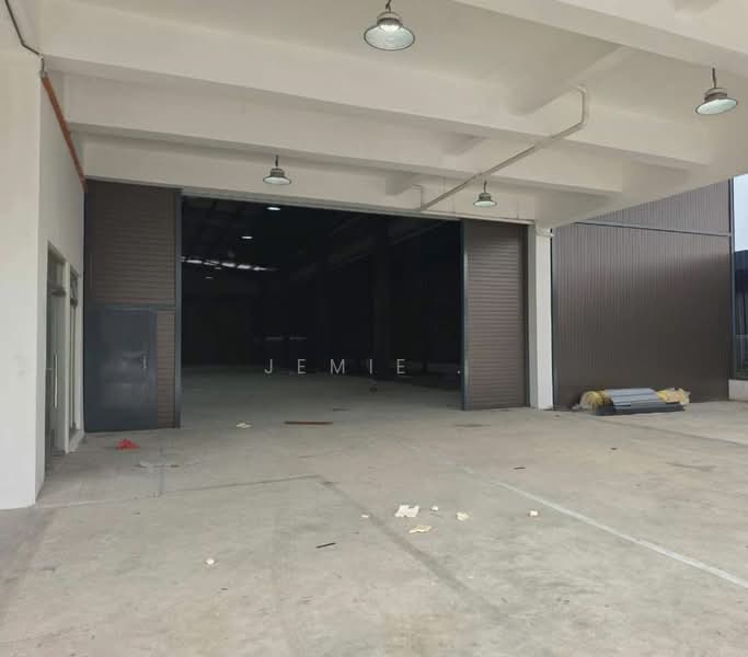 Factory for Rent in Taman Perindustrian Desa Plentong (Masai) - Jemie . - Exterior - PropertyGuru.com.my