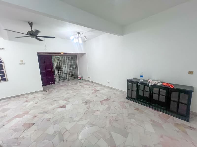 Rumah Teres 2 Tingkat untuk Dijual di Taman Megah (Cheras) - Noraini Dahan - Living Room - PropertyGuru.com.my
