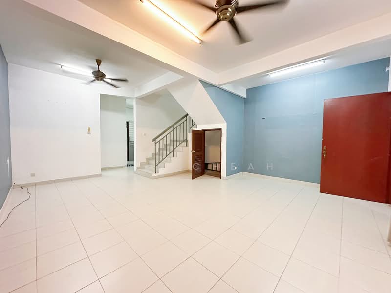 2-storey Terraced House for Sale in Bandar Teknologi Kajang (Kajang) - Eddy Cheah - Living Room - PropertyGuru.com.my