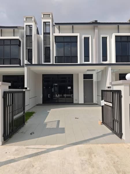 2-storey Terraced House for Rent in Taman Mount Austin (Tebrau) - Jemie . - PropertyGuru.com.my