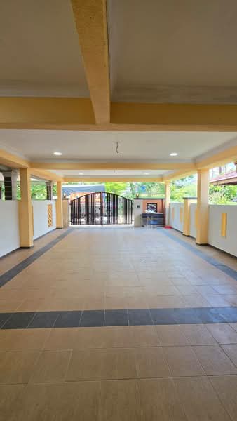 Rumah Teres untuk Dijual di Taman Nilai Perdana (Nilai) - Noraini Dahan - Entrance - PropertyGuru.com.my