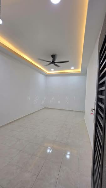 Rumah Teres untuk Dijual di Taman Nilai Perdana (Nilai) - Noraini Dahan - Interior - PropertyGuru.com.my