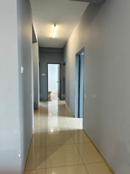 Condominium for Sale at Fairway Suites - Robin Teo - Corridor - PropertyGuru.com.my