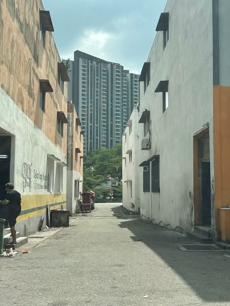 Shop for Sale in Putra Permai Commercial Centre (Seri Kembangan) - KS Yeo - Exterior - PropertyGuru.com.my