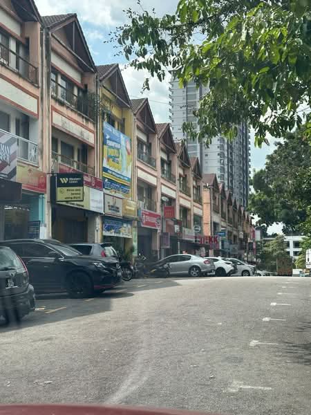 Shop for Sale in Putra Permai Commercial Centre (Seri Kembangan) - KS Yeo - Exterior - PropertyGuru.com.my
