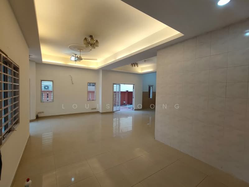 Semi-Detached House for Sale in Seri Aman Heights (Sungai Buloh) - Louis Foong - Living Room - PropertyGuru.com.my