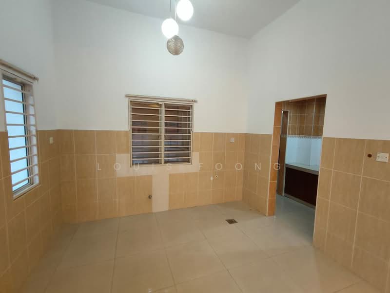Semi-Detached House for Sale in Seri Aman Heights (Sungai Buloh) - Louis Foong - Kitchen - PropertyGuru.com.my