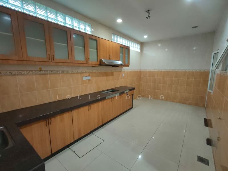 Semi-Detached House for Sale in Seri Aman Heights (Sungai Buloh) - Louis Foong - Kitchen - PropertyGuru.com.my