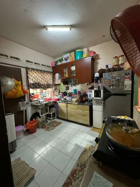Rumah Teres untuk Dijual di Pasir Gudang (Johor) - Mohd Faez - Kitchen - PropertyGuru.com.my