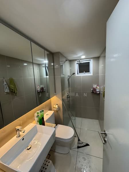 Servis Apartment untuk Disewa di Sentul Point - Jet Tan - Bathroom - PropertyGuru.com.my
