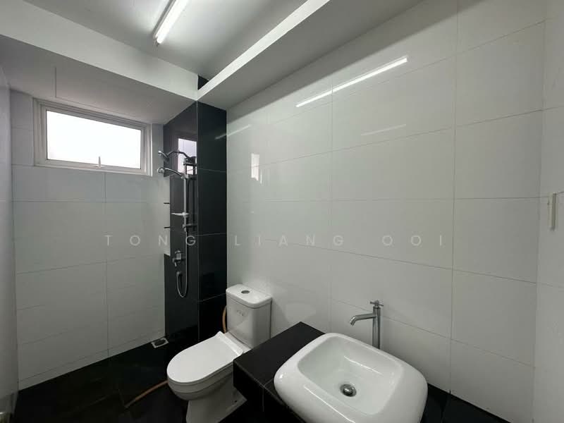 Kondominium untuk Dijual di The Clovers - Tong Liang Ooi - Bathroom - PropertyGuru.com.my