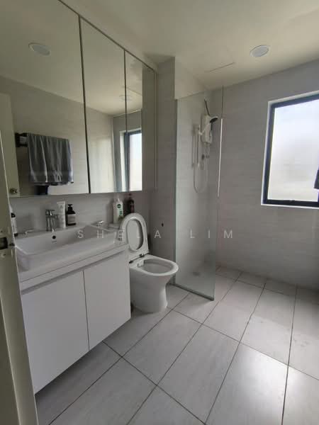 Rumah Teres 2 Tingkat untuk Dijual di Taman Damansara Aliff (Tampoi) - Shela Lim - Bathroom - PropertyGuru.com.my