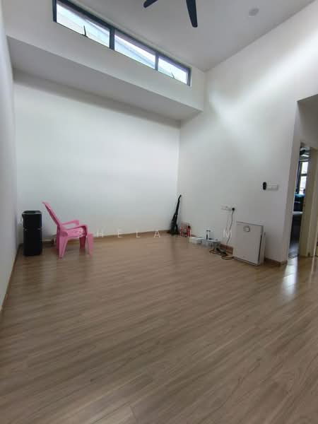 Rumah Teres 2 Tingkat untuk Dijual di Taman Damansara Aliff (Tampoi) - Shela Lim - Living Room - PropertyGuru.com.my