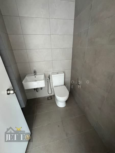 Semi-Detached House for Sale in Telok Panglima Garang (Selangor) - Eugene Ong Eu chieh - Bathroom - PropertyGuru.com.my