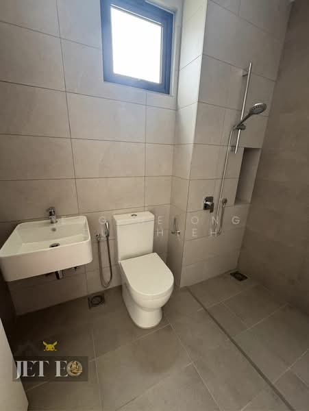 Semi-Detached House for Sale in Telok Panglima Garang (Selangor) - Eugene Ong Eu chieh - Bathroom - PropertyGuru.com.my