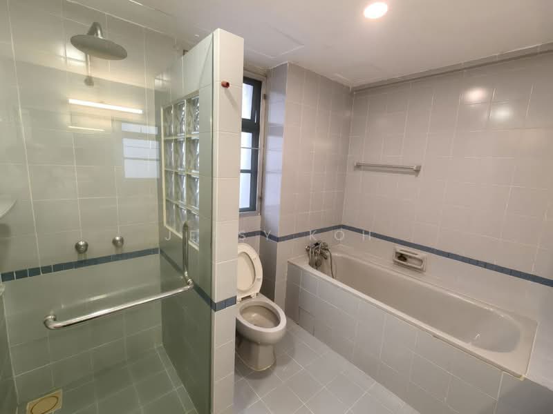 Condominium for Rent at The Straits View Condominium - Jessy Koh - Bathroom - PropertyGuru.com.my