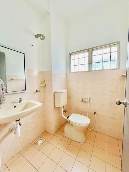 2-storey Terraced House for Sale in Subang Jaya (Selangor) - Adibah Salim - Bathroom - PropertyGuru.com.my