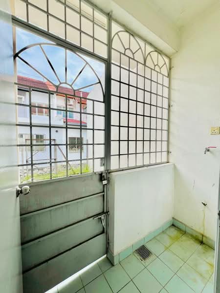 2-storey Terraced House for Sale in Subang Jaya (Selangor) - Adibah Salim - Balcony - PropertyGuru.com.my