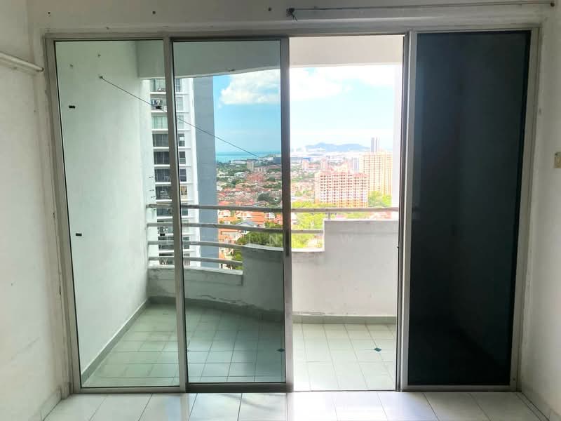 Kondominium untuk Disewa di N-Park Condominium - Edwin Ewe - Balcony - PropertyGuru.com.my