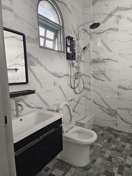 Rumah Berkembar untuk Dijual di Bandar Tun Hussein Onn (Cheras) - Shirley Chan - Bathroom - PropertyGuru.com.my