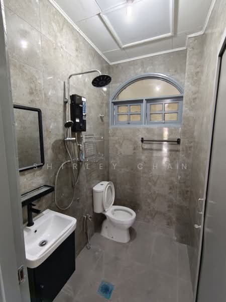 Rumah Berkembar untuk Dijual di Bandar Tun Hussein Onn (Cheras) - Shirley Chan - Bathroom - PropertyGuru.com.my