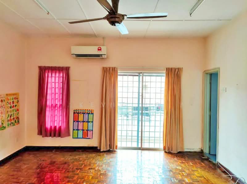 Rumah Teres 2 Tingkat untuk Dijual di Taman Tasik Prima (Puchong) - Kevin Ho - Living Room - PropertyGuru.com.my