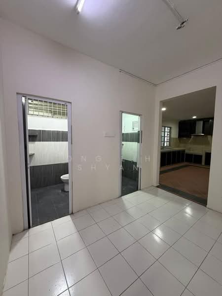 2-storey Terraced House for Sale in Taman Sri Saujana (Kota Tinggi) - Ong Lih Shyan - Bathroom - PropertyGuru.com.my