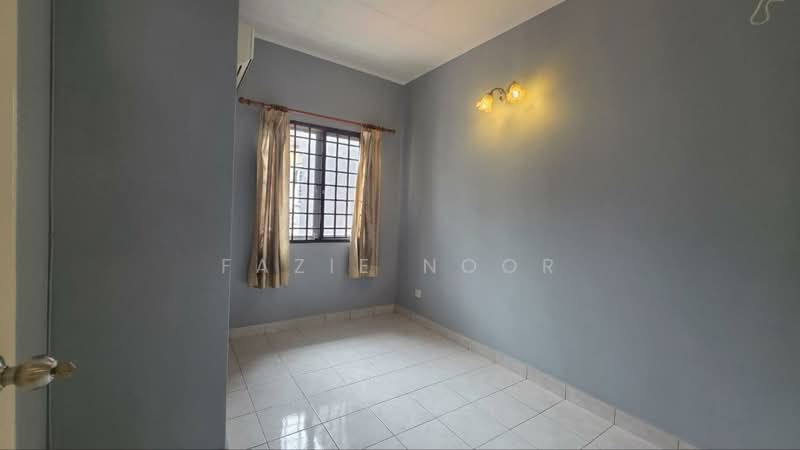 Rumah Teres 2 Tingkat untuk Dijual di Taman Bukit Subang (Shah Alam) - Fazie Noor - Interior - PropertyGuru.com.my