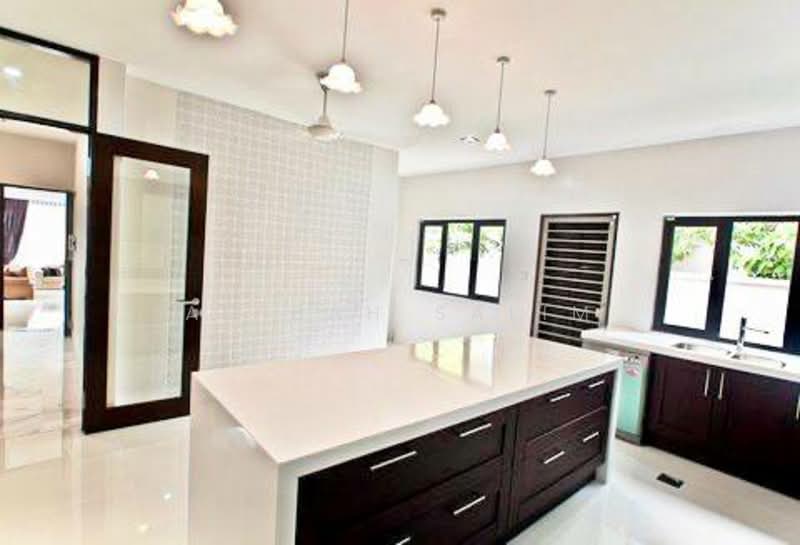 Rumah Banglo untuk Dijual di Ampang (Selangor) - Adibah Salim - Kitchen - PropertyGuru.com.my