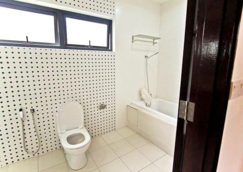 Rumah Banglo untuk Dijual di Ampang (Selangor) - Adibah Salim - Bathroom - PropertyGuru.com.my