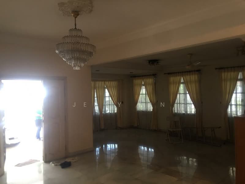 Semi-Detached House for Sale in Kuchai Lama (Kuala Lumpur) - Jercy Tan - Living Room - PropertyGuru.com.my
