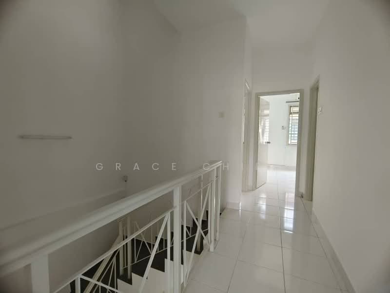 Rumah Teres 2 Tingkat untuk Disewa di Taman Mount Austin (Tebrau) - Grace Chiew - Corridor - PropertyGuru.com.my