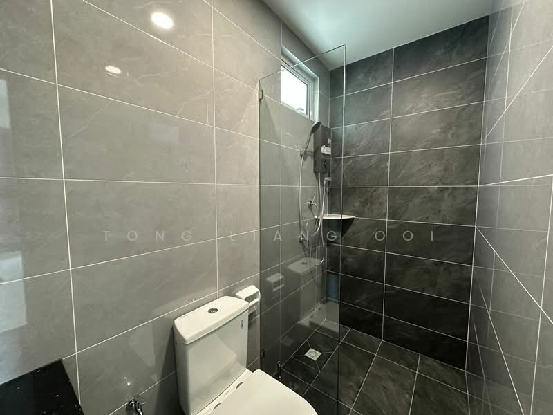Kondominium untuk Disewa di Lucerne Residences - Tong Liang Ooi - Bathroom - PropertyGuru.com.my