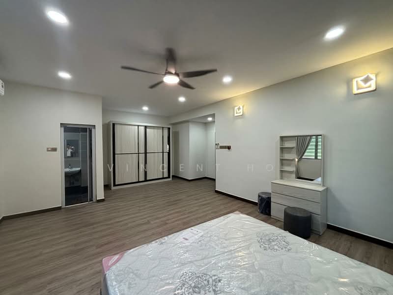 Semi-Detached House for Sale in Taman Dasa (Kulai) - Vincent Ho - Bedroom - PropertyGuru.com.my