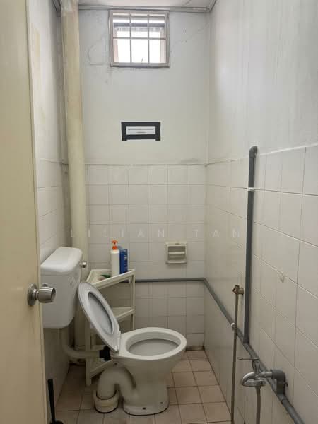 Office for Rent in Kuchai Entrepreneurs Park (Kuchai Lama) - Lilian Tan - Bathroom - PropertyGuru.com.my