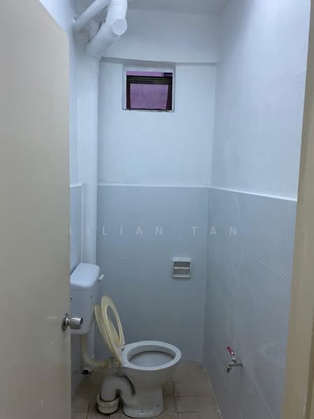 Pejabat untuk Disewa di Kuchai Entrepreneurs Park (Kuchai Lama) - Lilian Tan - Bathroom - PropertyGuru.com.my