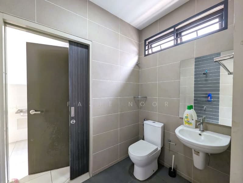 2-storey Terraced House for Sale in Shah Alam (Selangor) - Fazie Noor - Bathroom - PropertyGuru.com.my