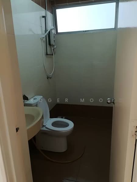 Condominium for Sale at Platinum Lake PV 13 - Roger Moo - Bathroom - PropertyGuru.com.my