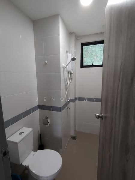 Pangsapuri untuk Disewa di The 1878 @ Tabuan Jaya - Jeno Tan - Bathroom - PropertyGuru.com.my
